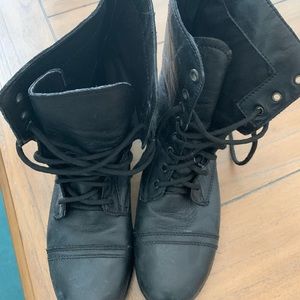 Steve Madden Size 10 Women’s Combat Boots
